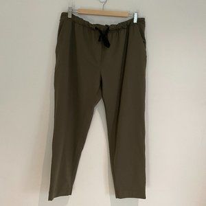 Lululemon Women Jet Crop Pants Olive Green Drawstring Size 12